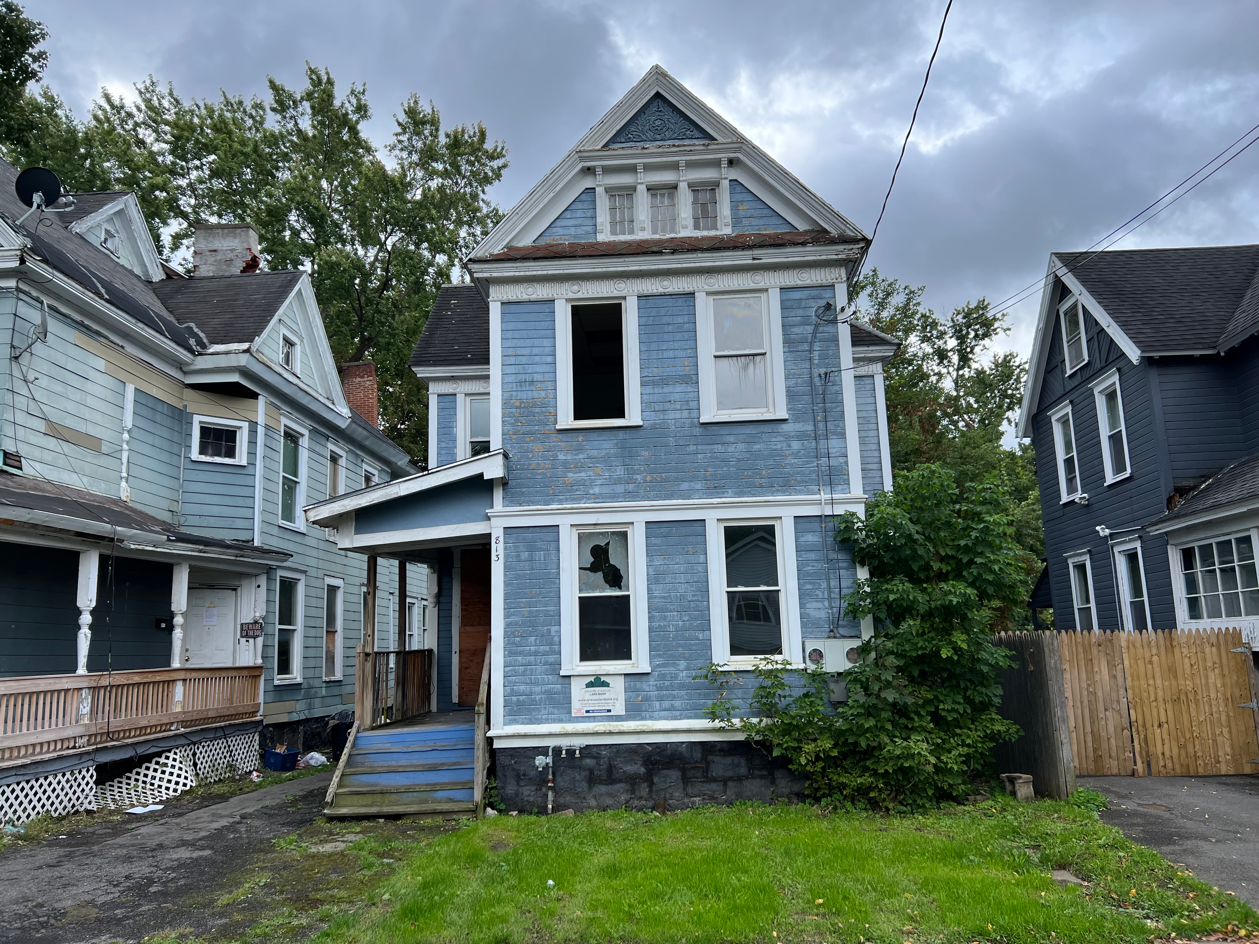 813-1/2 Tallman St photo