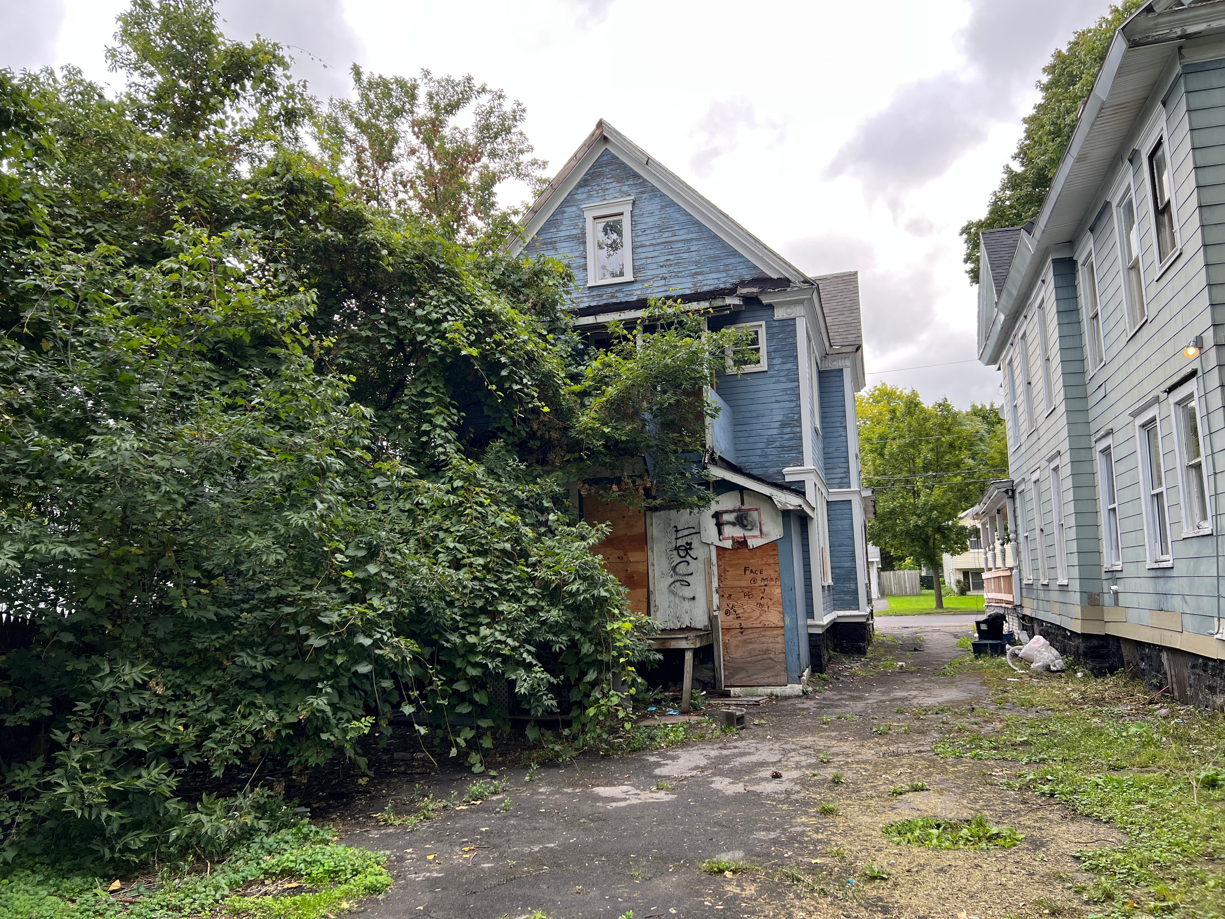 813-1/2 Tallman St photo