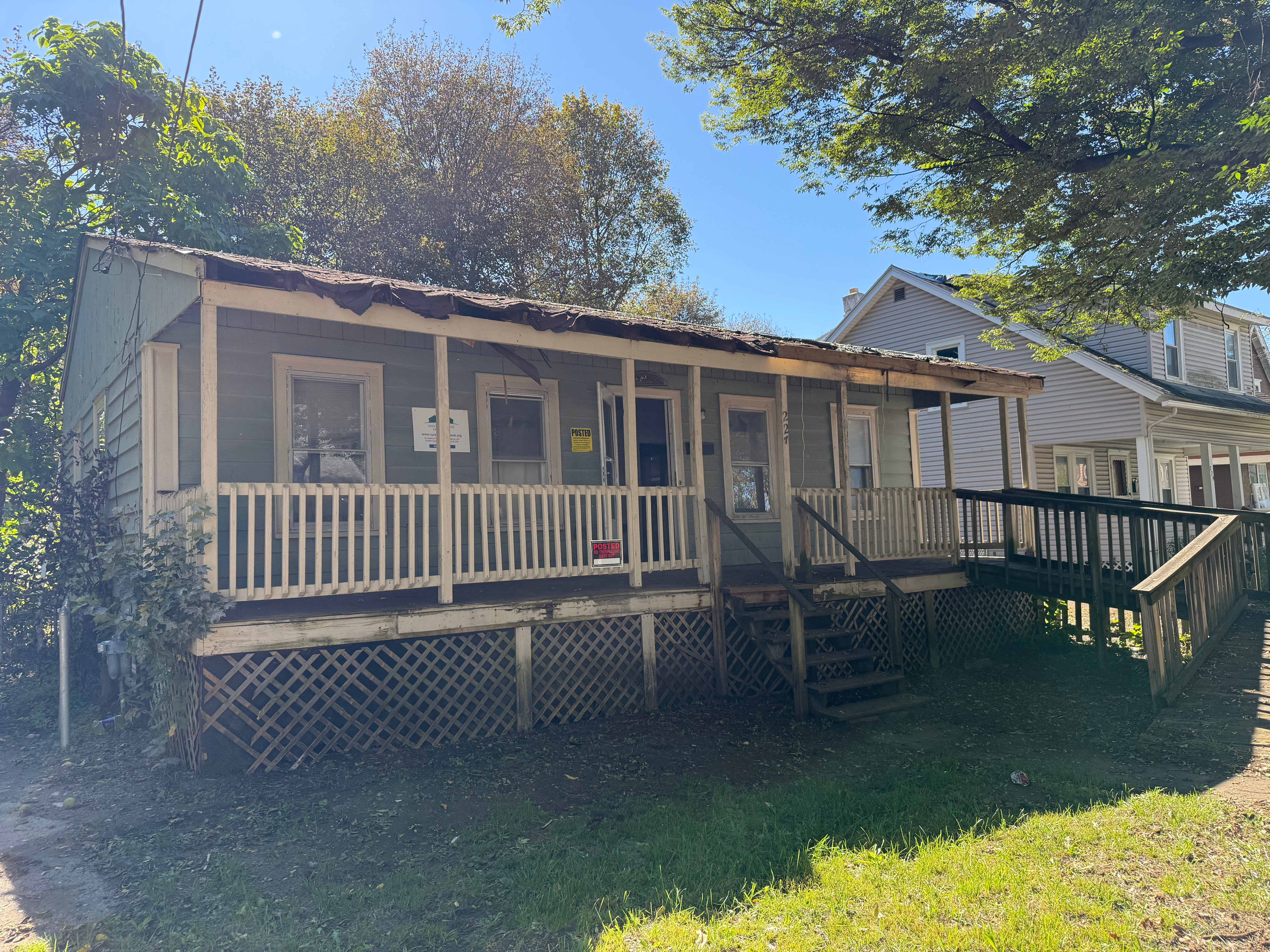 227 Pleasant Ave W