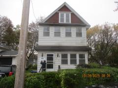121 White St