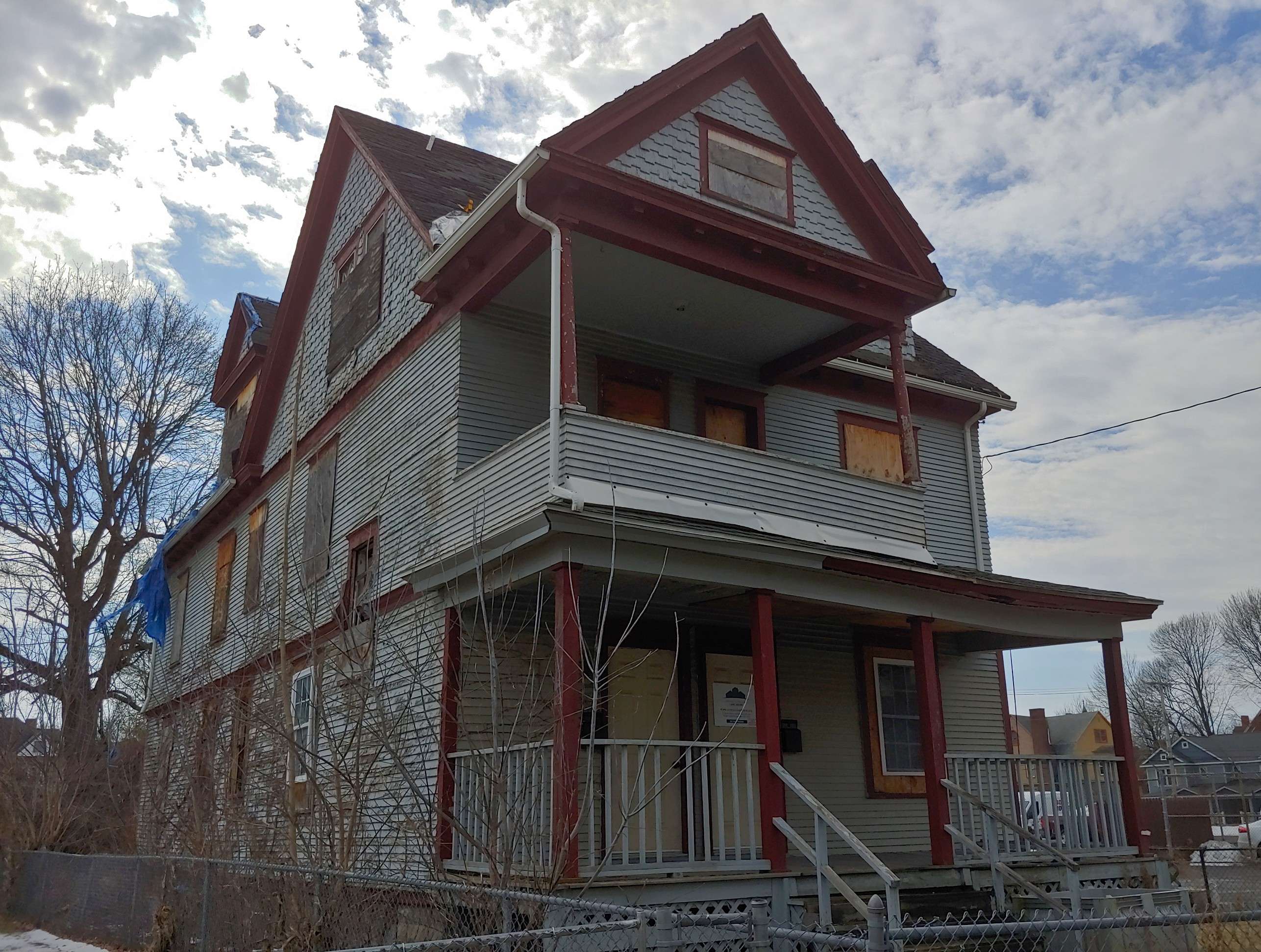 118-20 Borden Ave E photo