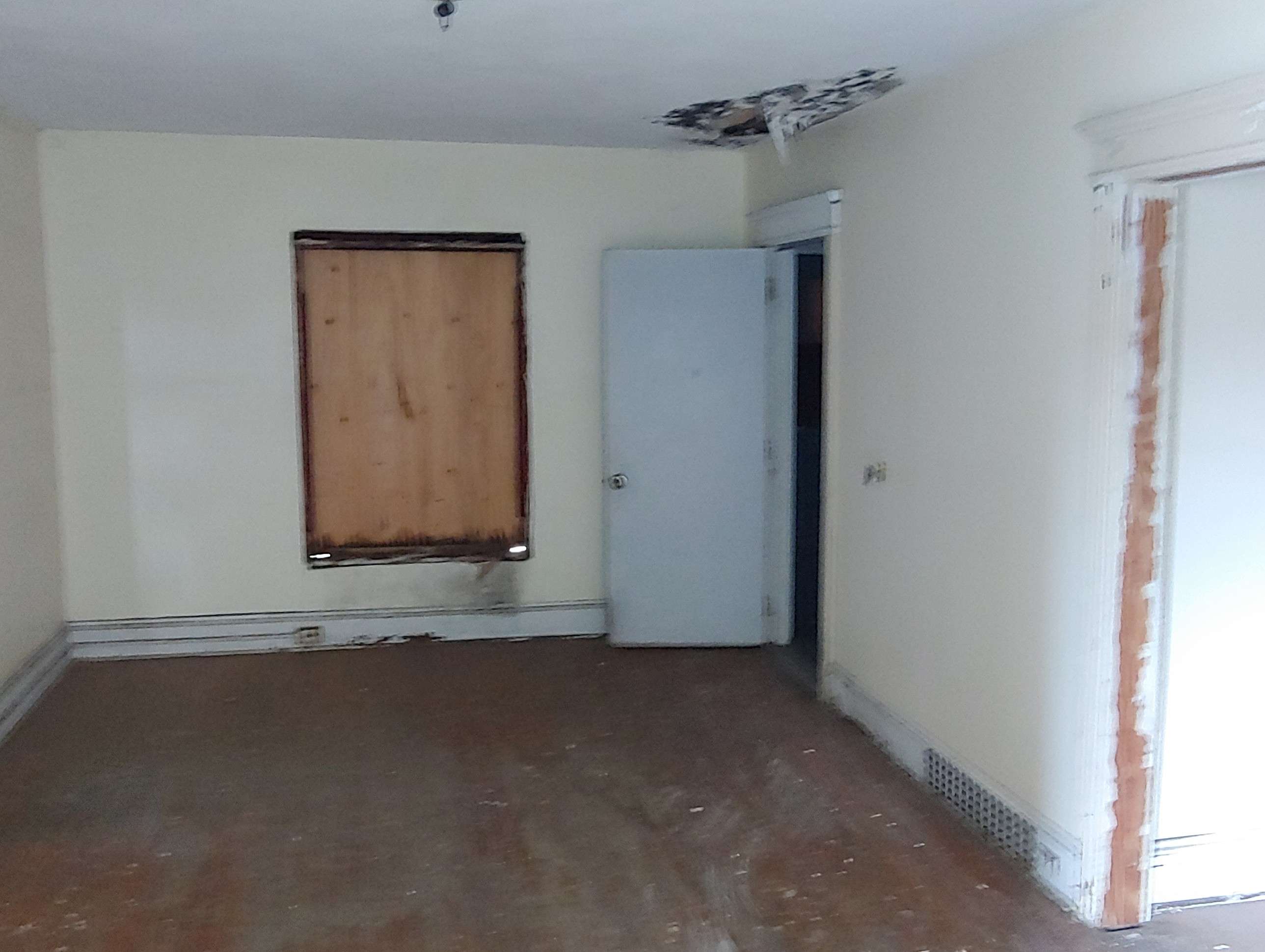 118-20 Borden Ave E photo