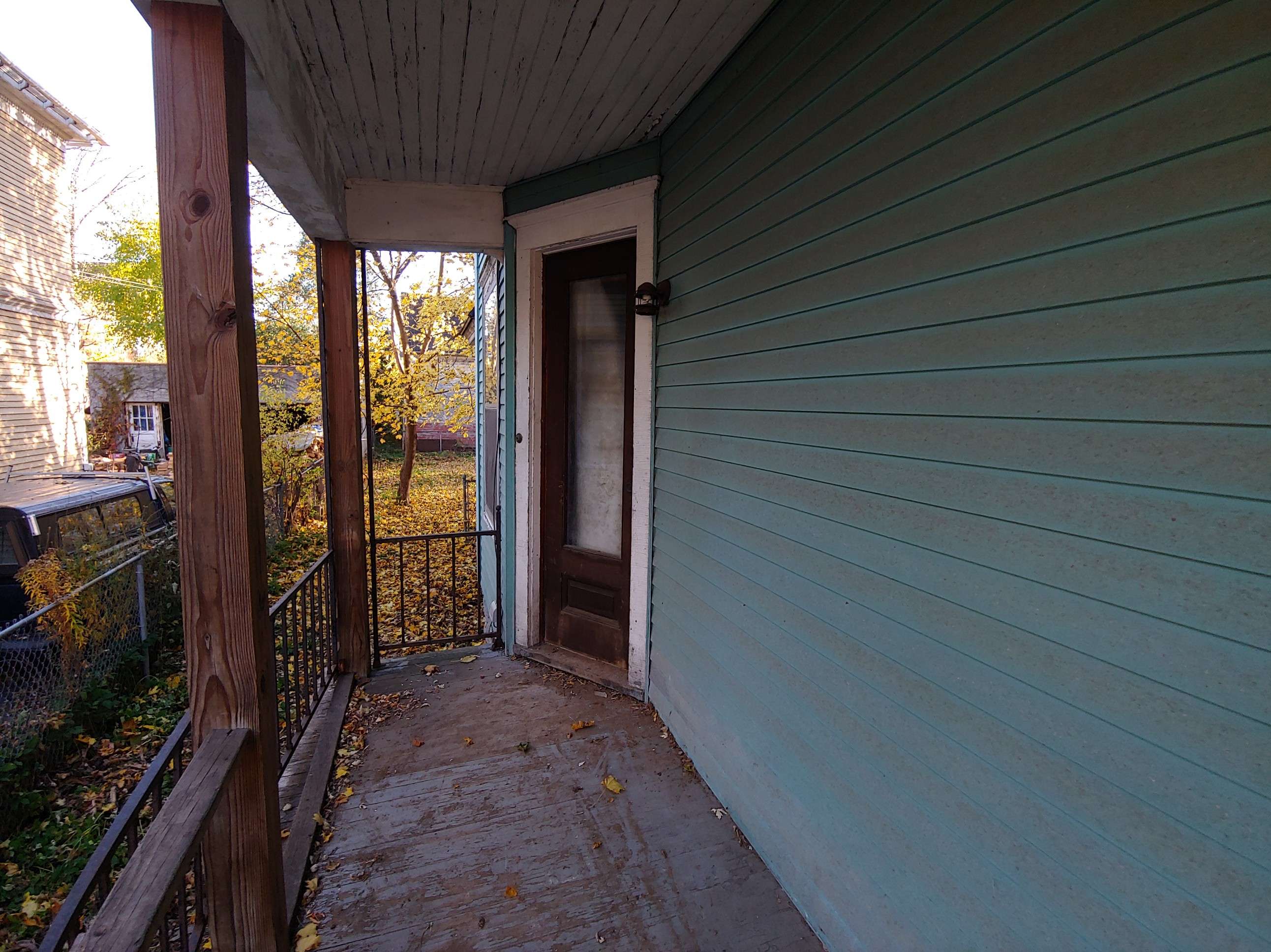 121 Borden Ave W photo