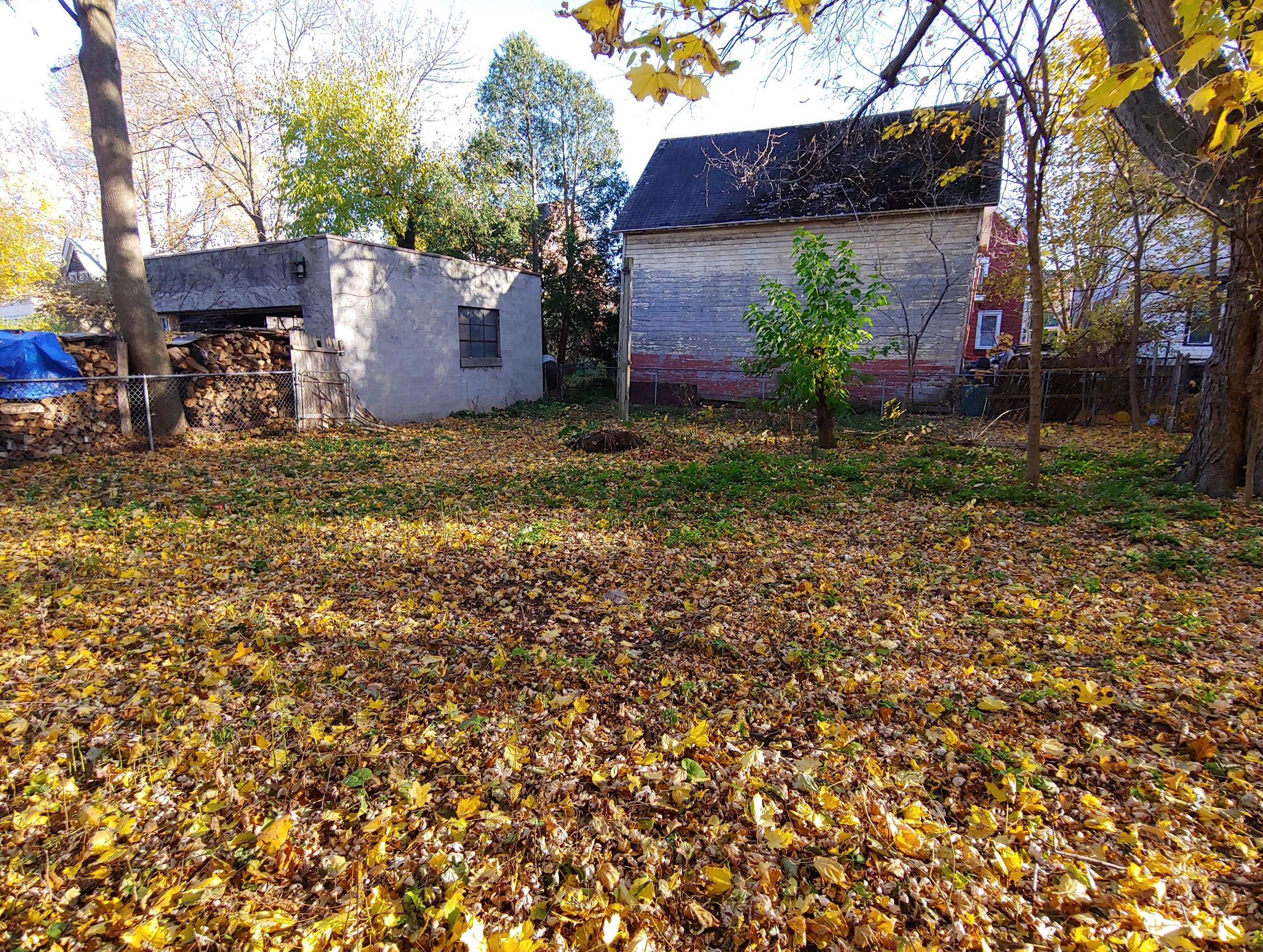 121 Borden Ave W photo