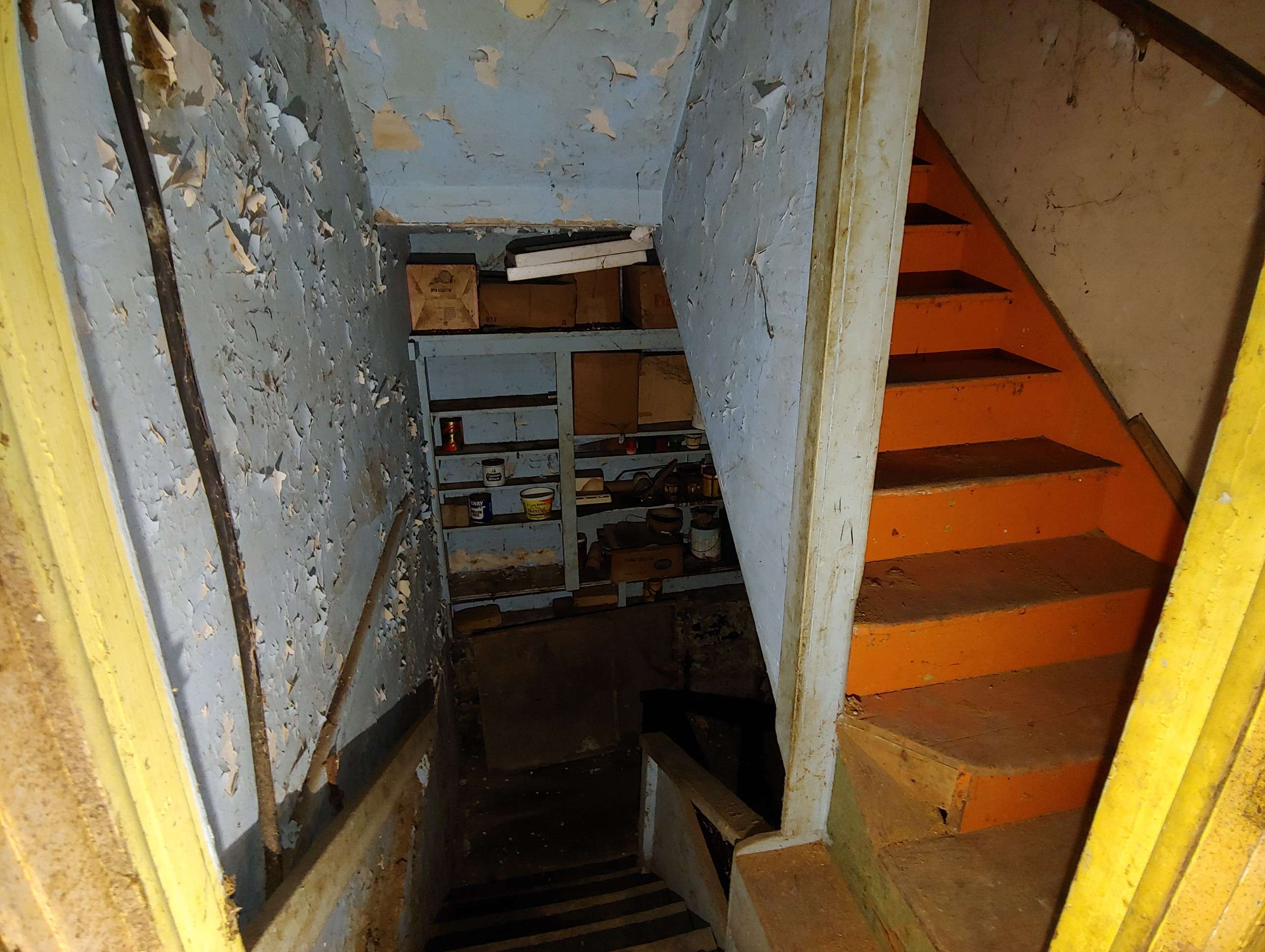121 Borden Ave W photo