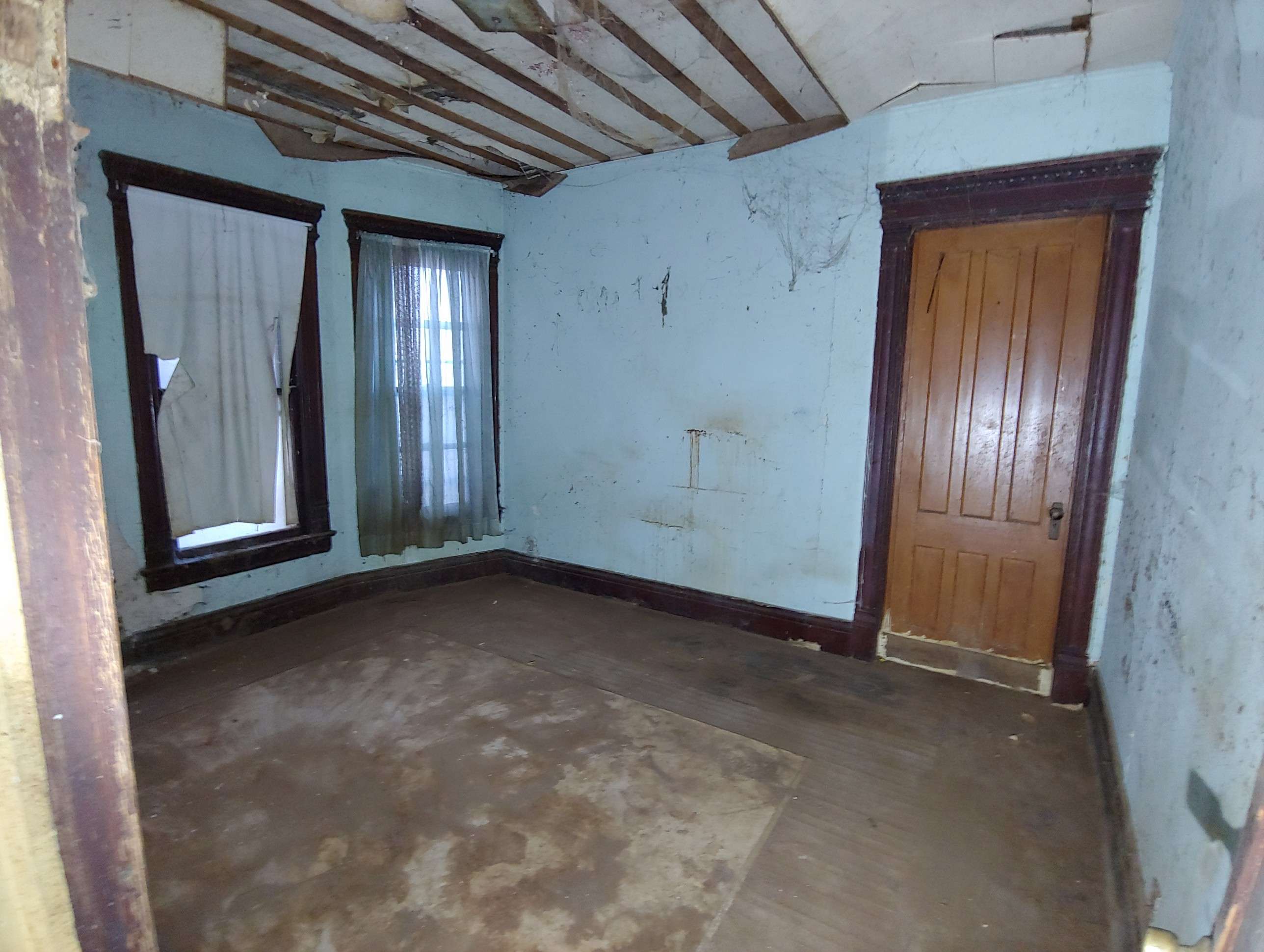 121 Borden Ave W photo